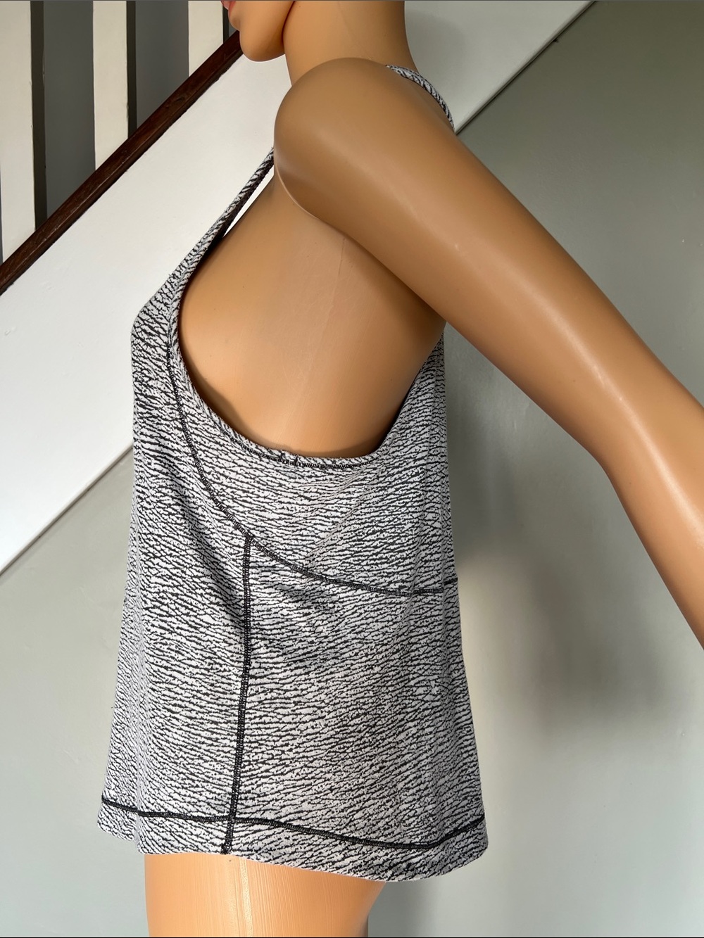 Lululemon Gray Textured Racerback Tank Top - Picture 2 of 4